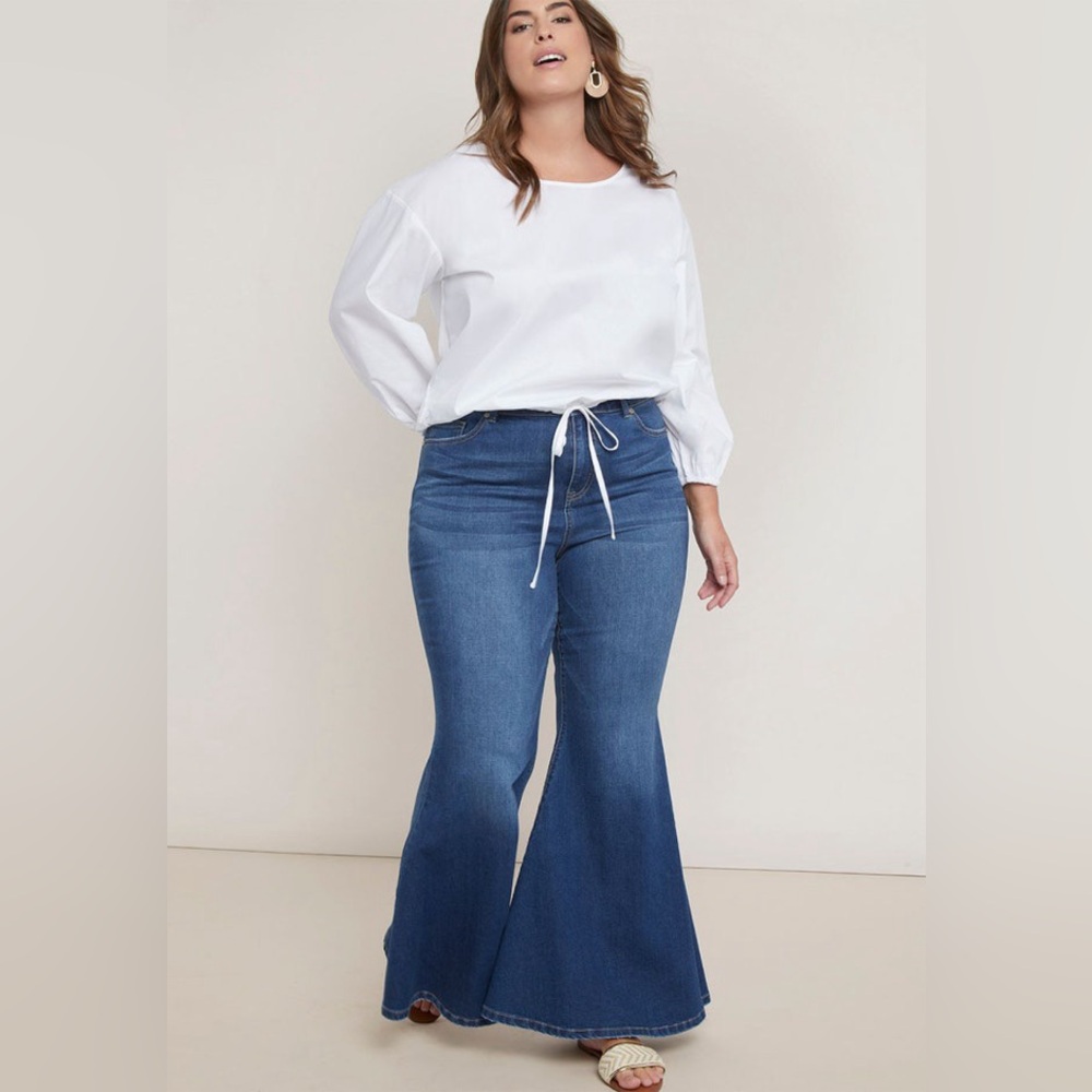 ELOQUII Classic Fit Bell Bottom Flare Leg Jean Size 20V